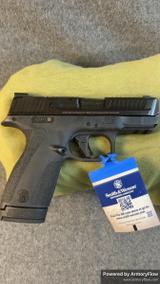 Smith & Wesson Shield X view 2