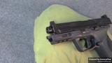 Smith & Wesson M&P 9 view 4