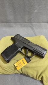 Sig Sauer P365X view 3